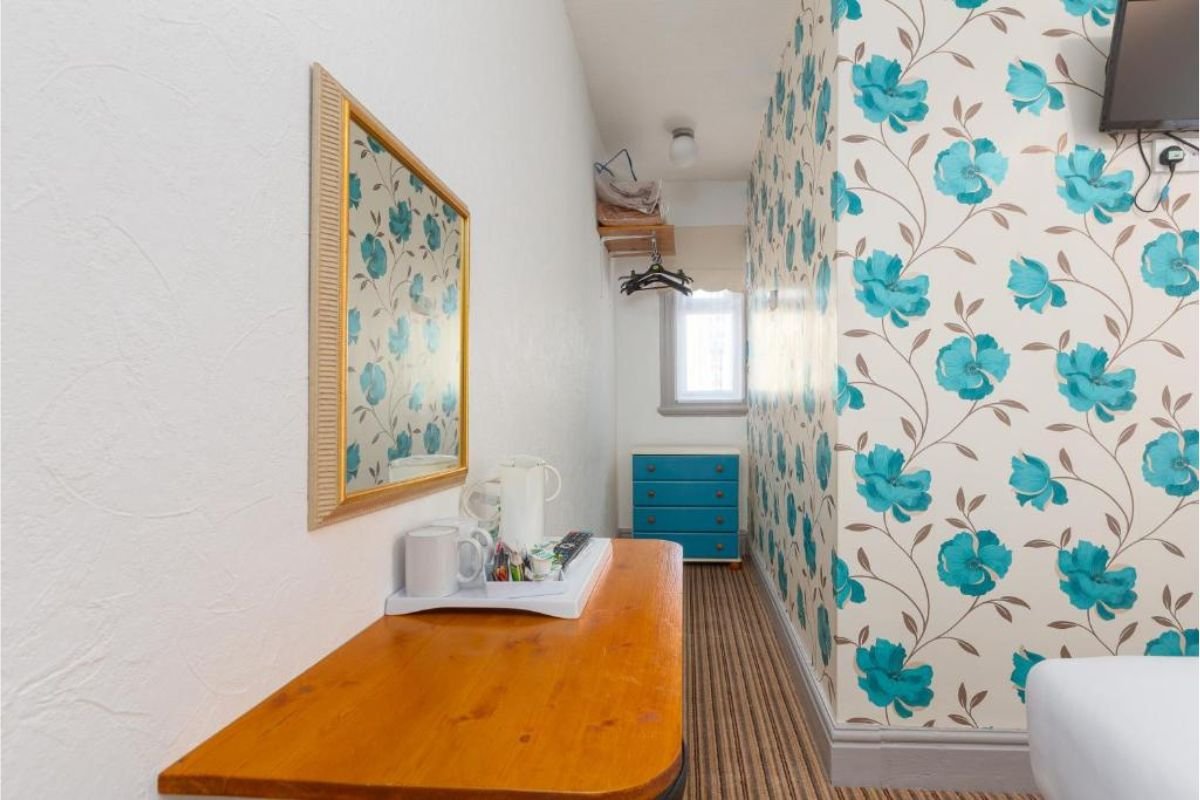 Third bedroom at Sandringham Court Hotel