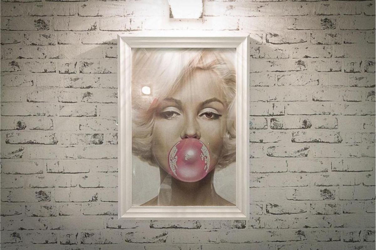 Norma Jean themed dining room